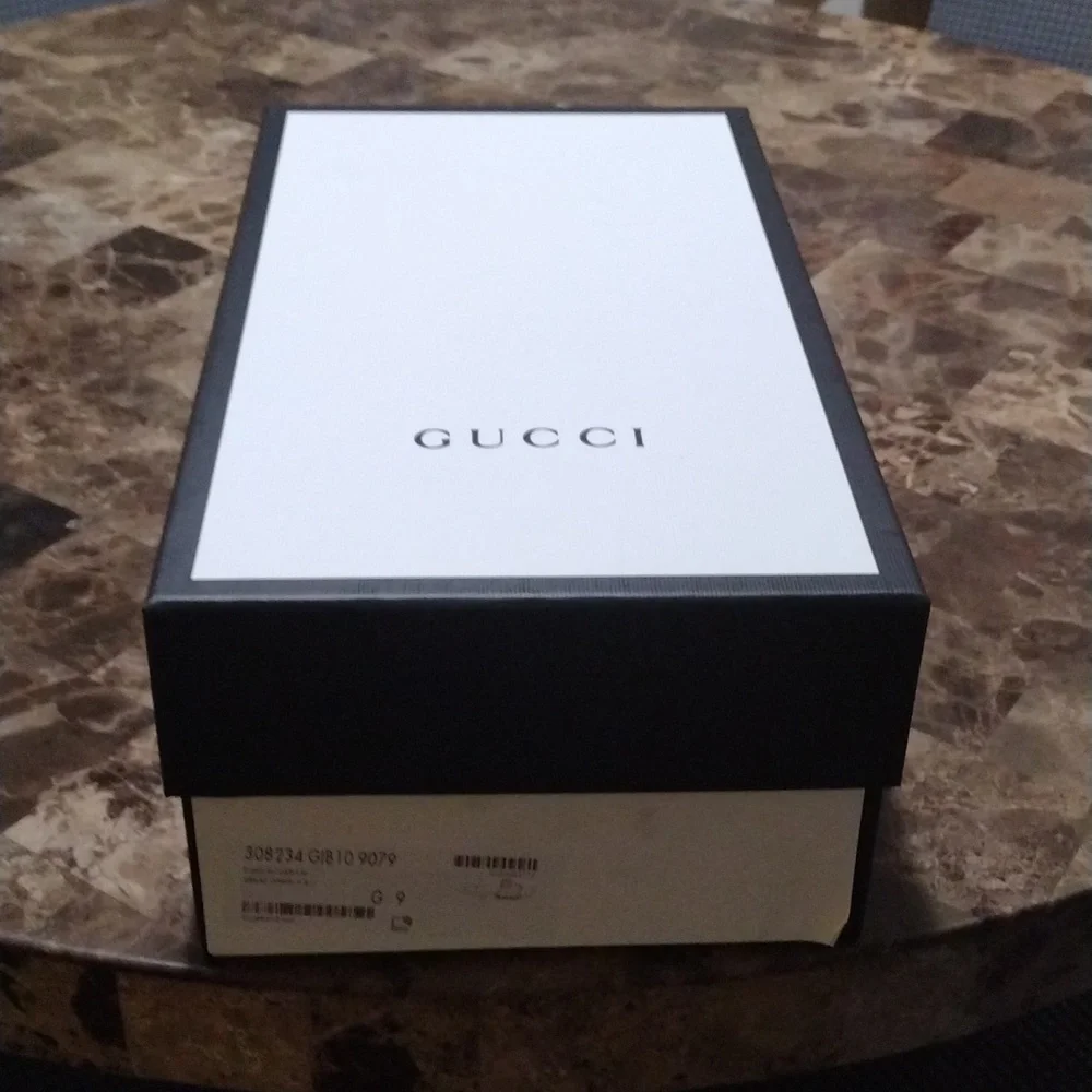 Gucci Slides - Picture 16 of 16